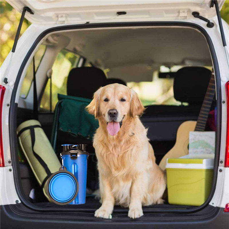 Botellas de agua y alimento para perros